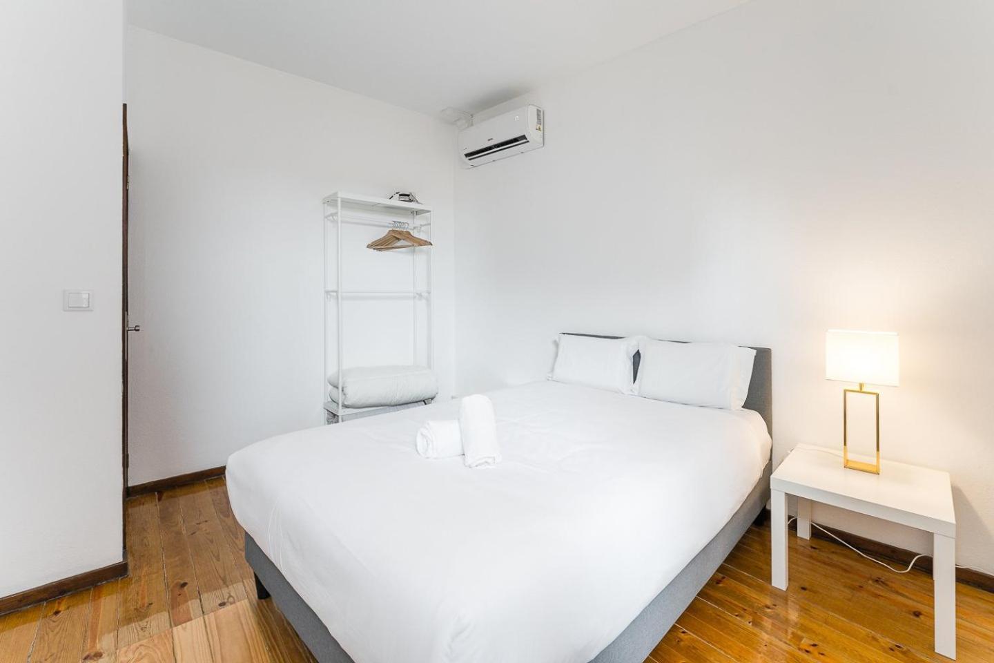 Guestready - Modern Duplex, Neo-Classical Building OOporto Esterno foto